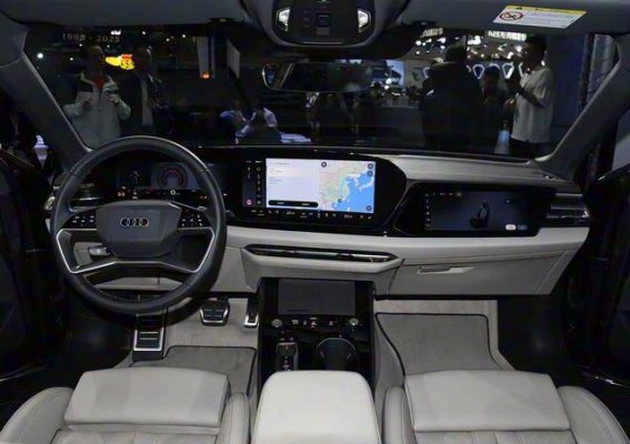 2025广州车展奥迪A5L乾昆智驾版解析：豪华与运动的极致融合