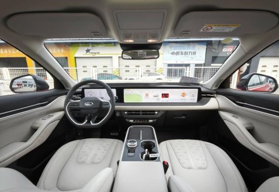 全新2026款福特蒙迪欧解析：价格稳健但销量依旧面临挑战