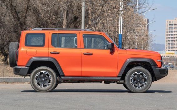 坦克300 Hi4-T宁德时代版发布：电池升级带来更高能效与快速充电