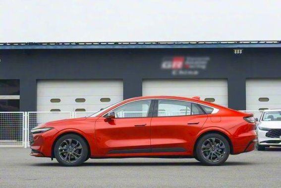 全新福特蒙迪欧上市，颜值与实力并重