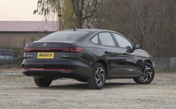 全新朗逸Pro试驾评测：焕新升级，适合家庭的全能座驾