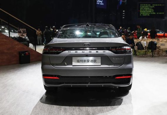全新福特蒙迪欧上市：设计升级与动力多样化的完美融合