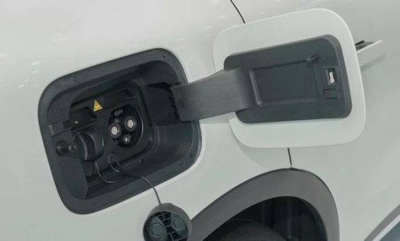 15万级纯电SUV之选，零跑C11对比比亚迪海狮06谁更适合年轻家庭