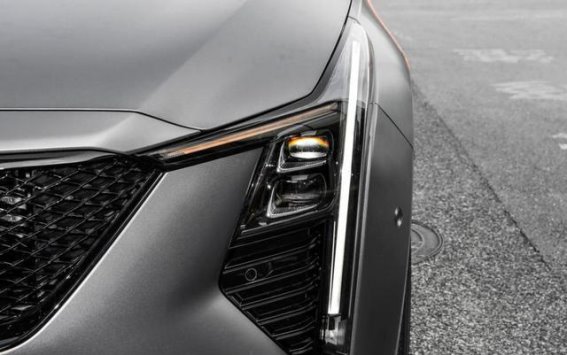 新款凯迪拉克CT5与老款的全面对比：动力、车漆和底盘的变化