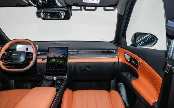 第五代瑞虎8全系标配高通8155芯片，智能体验引领行业新标准