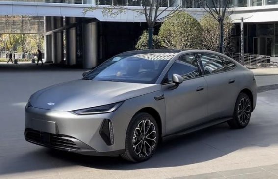 奇瑞风云A9：全新设计与智能辅助系统打造未来之车