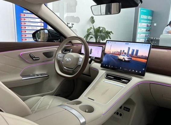 性价比拉满，奇瑞风云A9L以13.99万挑战中大型轿车市场