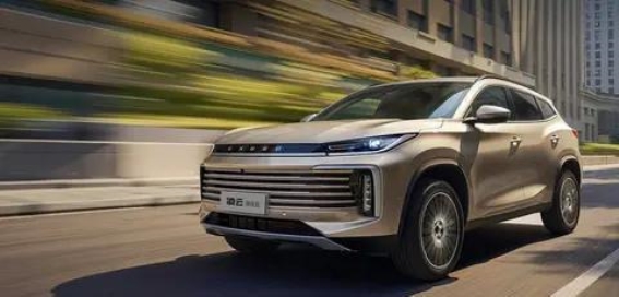 冬季出行必备之选——星途凌云曜夜版全方位安全保护解析