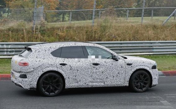 宾利全新纯电SUV：电动豪华的未来之路