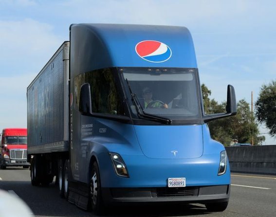 特斯拉Semi电动重卡实测：国产电动重卡的挑战与机遇