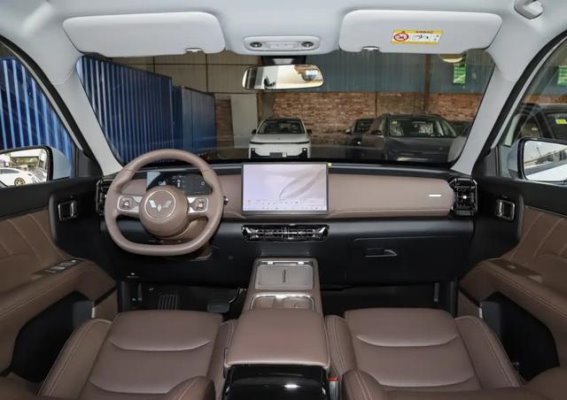 五菱星光560上市：多动力选项与灵活布局满足不同需求