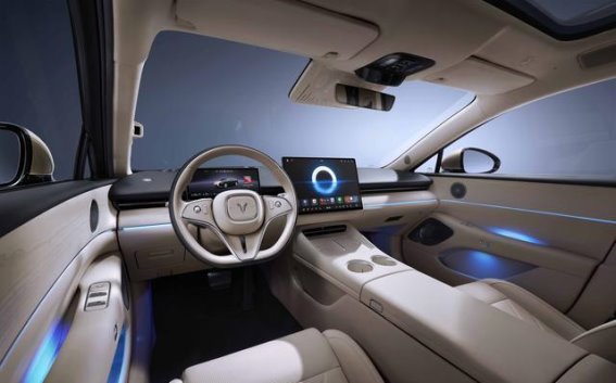 岚图追光L上市，豪华新能源插混轿车迎来新选择