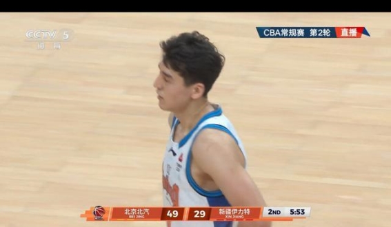 北京北汽火力全开大比分领先新疆尹特力