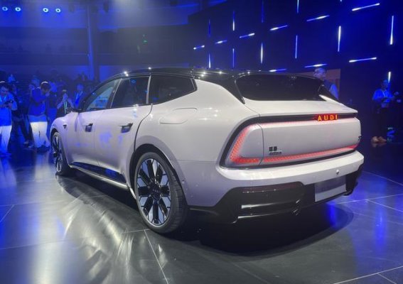 2025上海车展：奥迪E5 Sportback闪耀登场，豪华新能源引领未来