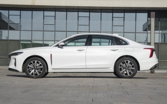 红旗H5 PHEV：豪华智能轿车的崛起，续航1707公里，价格优惠引发热议