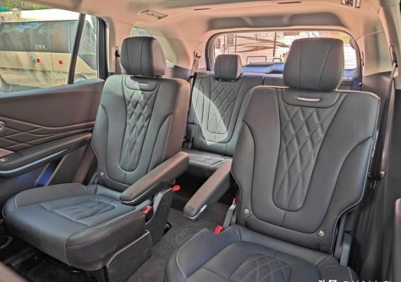 25万买红旗HS7 PHEV：奶爸体验，过日子也能躺赢