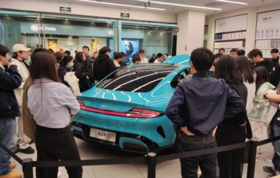 2025年轿车热度榜：燃油车依旧占据主导，小米SU7创新打破常规