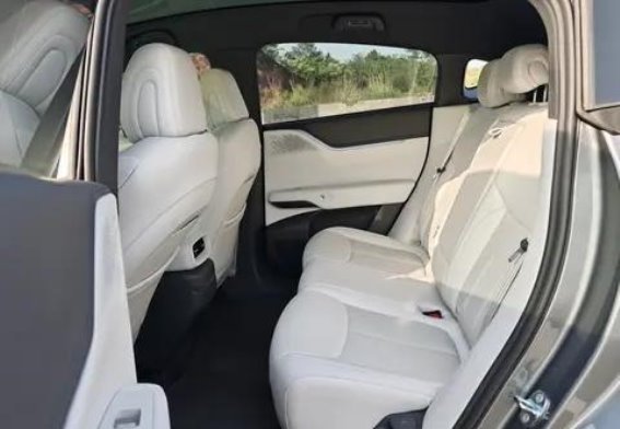 2025款小鹏G6：为舒适而生的电动SUV