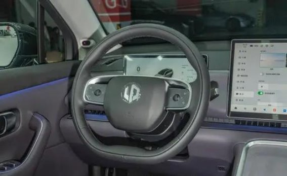 零跑C16：为家庭出行打造的智能化中大型SUV