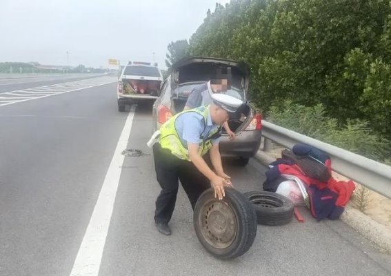 高温天气下如何预防和应对爆胎事故