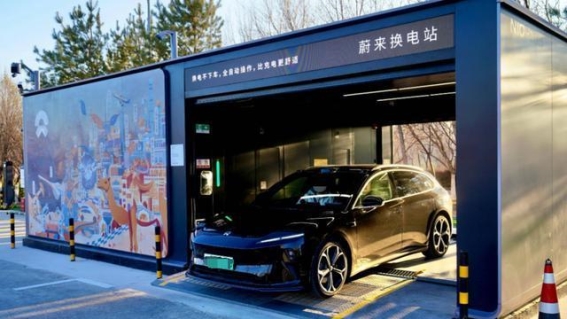 2025年买车指南：油车、电车选择之战，你站在哪一边？