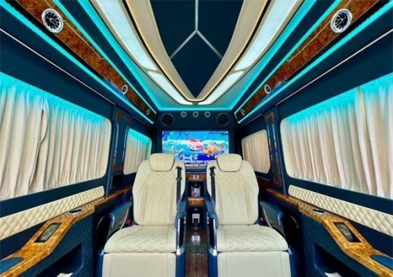 大通V90豪华改装商务车解析，低调外表下的七座全隔断舒享空间