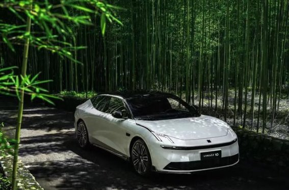 领克Z10与领克10 EM-P：两款中大型轿车的选择差异
