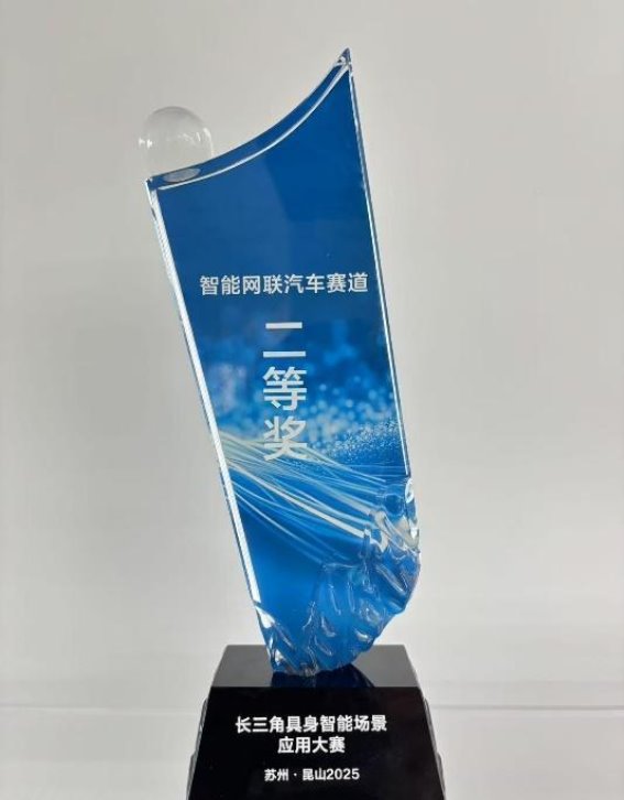 星纪元ES智能泊车：再度证明智能汽车的未来潜力