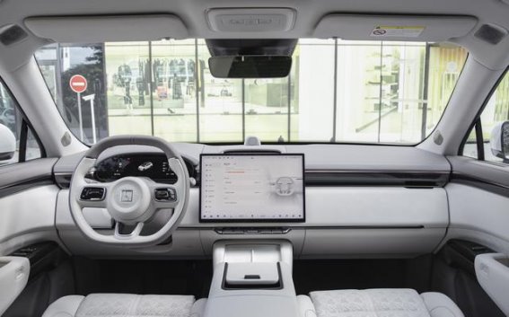 极氪7X实测：家庭出行的全能SUV，兼具舒适与动力