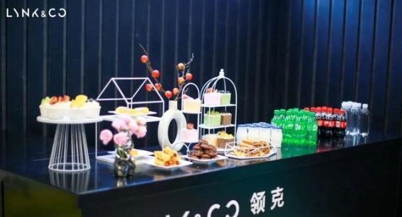 领克双旗舰亮相大河国际车展,展示未来智能电混出行新趋势