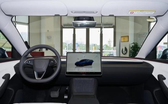 2025款特斯拉Model 3选车指南：动力、续航与驾驶体验全解析