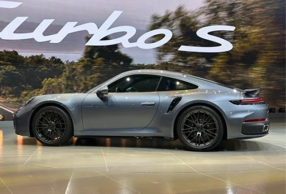 新款保时捷911 Turbo S混动版震撼登场：全面升级的动力与设计