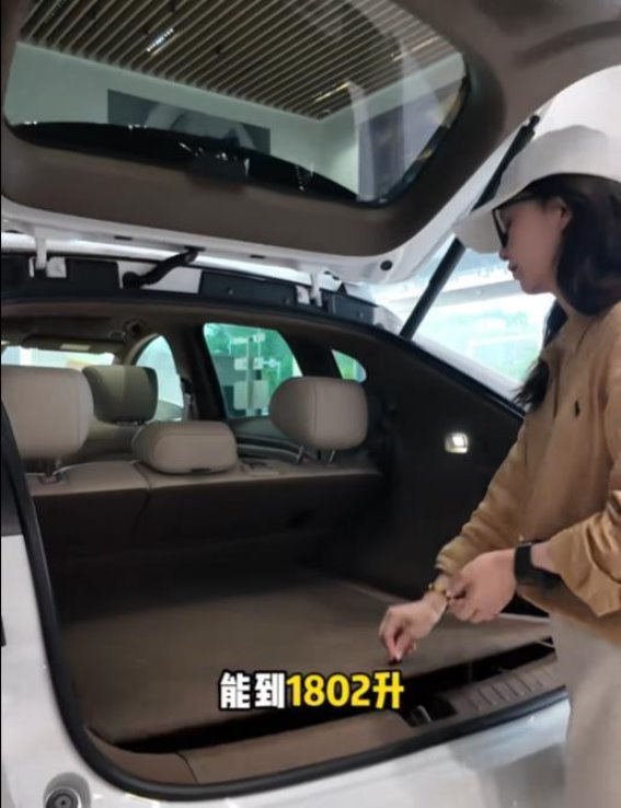 广汽昊铂HT:续航与空间的完美结合,电动出行新选择