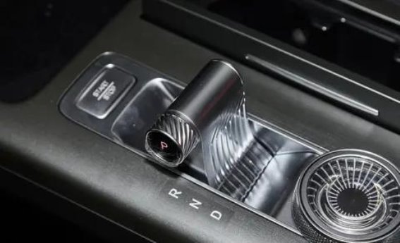 北京越野BJ30旅行家进阶版:硬派越野与多元化选择的全面升级