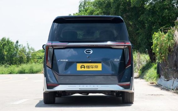 传祺向往M8鸿蒙座舱版上市，智能科技引领豪华MPV新潮流