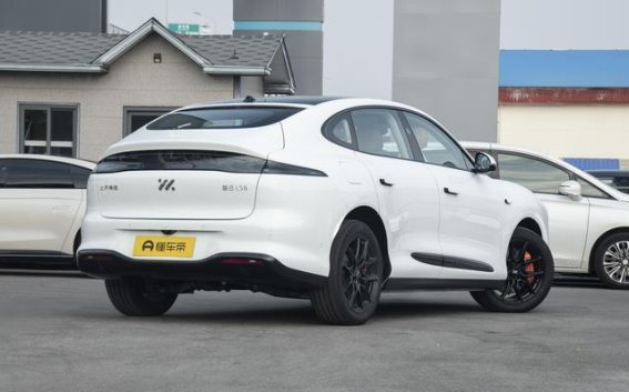 智己LS6增程版:续航突破与智能化双重驱动的SUV新选择