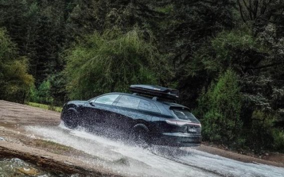 华为鸿蒙智行的战略布局：从高端市场到小众赛道的全面进击