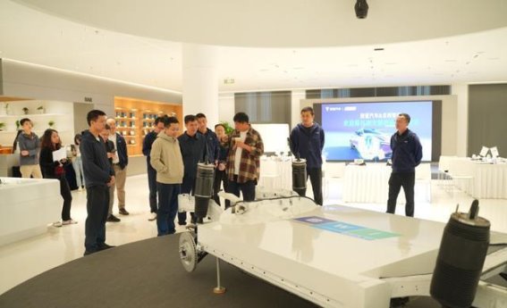 深蓝L06:突破超跑壁垒,磁流变悬架技术引领未来驾控体验