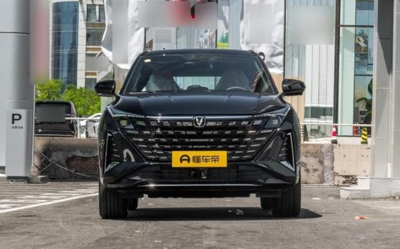 长安UNI-Z PHEV:突破性设计与智能化驾驶的完美融合