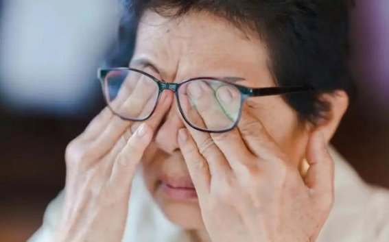 散步中出现的三大信号,可能预示心梗风险