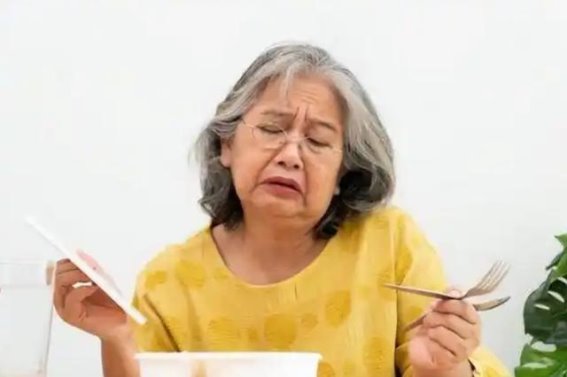 不吃晚饭降血脂？62岁男子的半年经历与健康启示