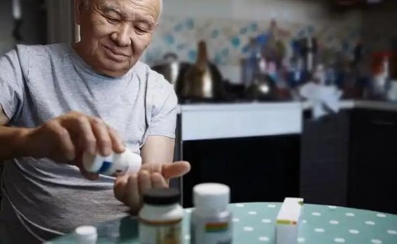 60岁后早起的五大注意事项,关乎血糖与健康