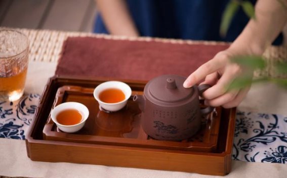 喝茶和喝白开水,哪个更有益健康?医生为你解答