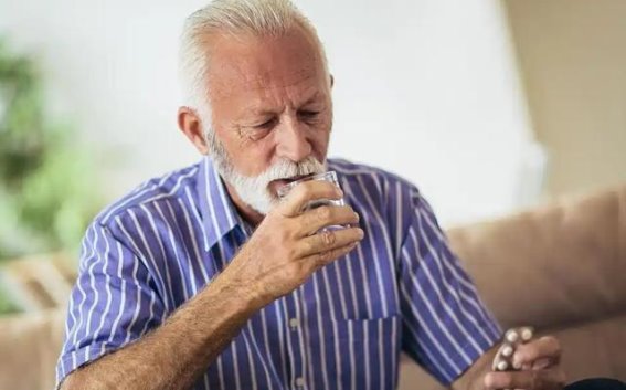 糖尿病患者的三大关键阶段：如何跨越“生命坎”走向健康长寿