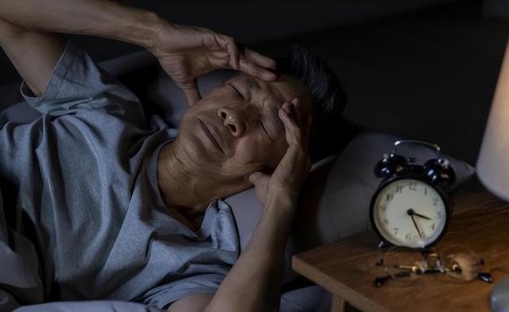 如何摆脱频繁起夜?五个简单习惯帮你改善睡眠