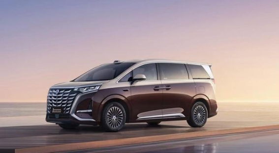 腾势D9三年破30万：豪华新能源MPV的新标杆