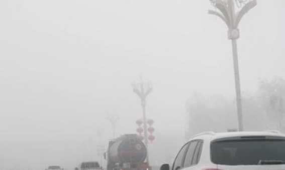 雾霾天气行车安全指南：灯光与辅助驾驶系统的正确使用