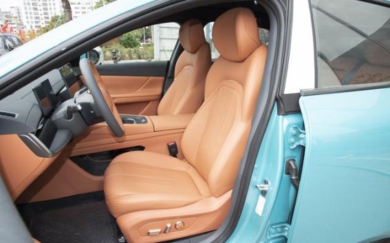 试驾东风奕派eπ007+：智美超能轿跑的全能体验