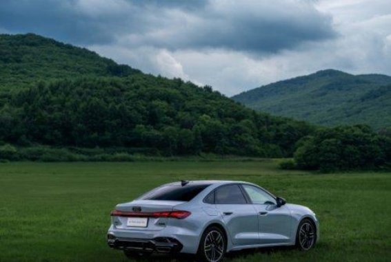 一汽奥迪A5L：开启豪华三厢车新纪元