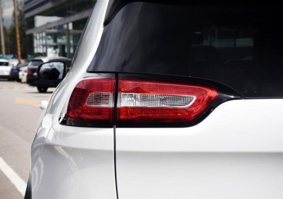 倒车灯高度触碰红线，进口自由光因细节问题启动召回